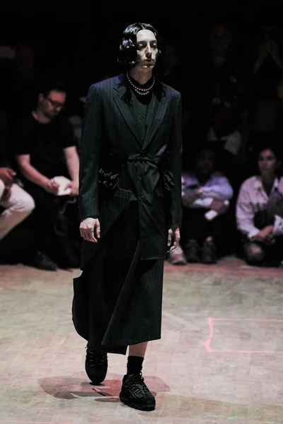 Look 29